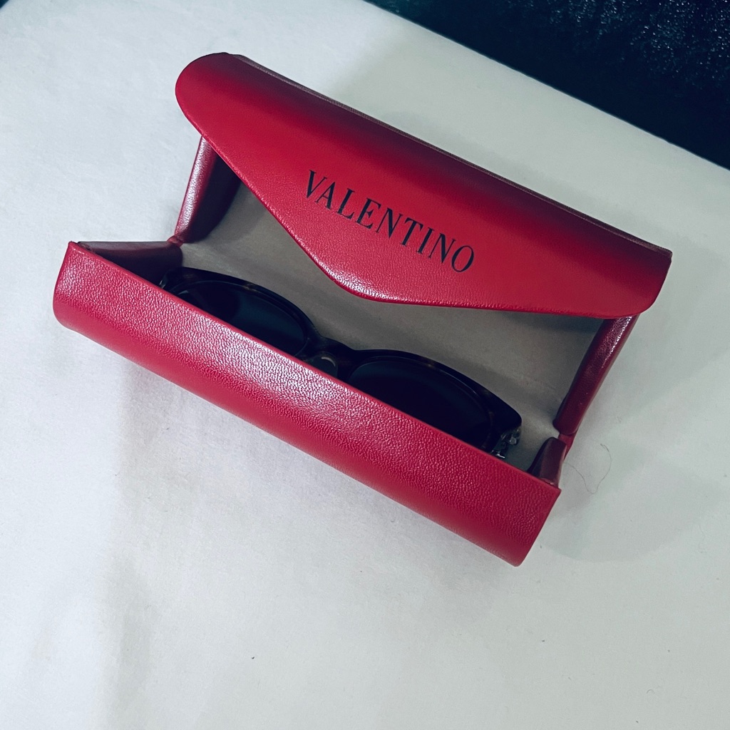 Red Valentino Leather Sunglasses Case. Unisex L